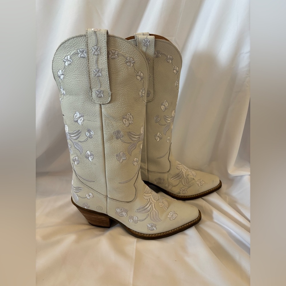 Dingo White Embroidered Western Heeled Boots - Picture 3 of 14